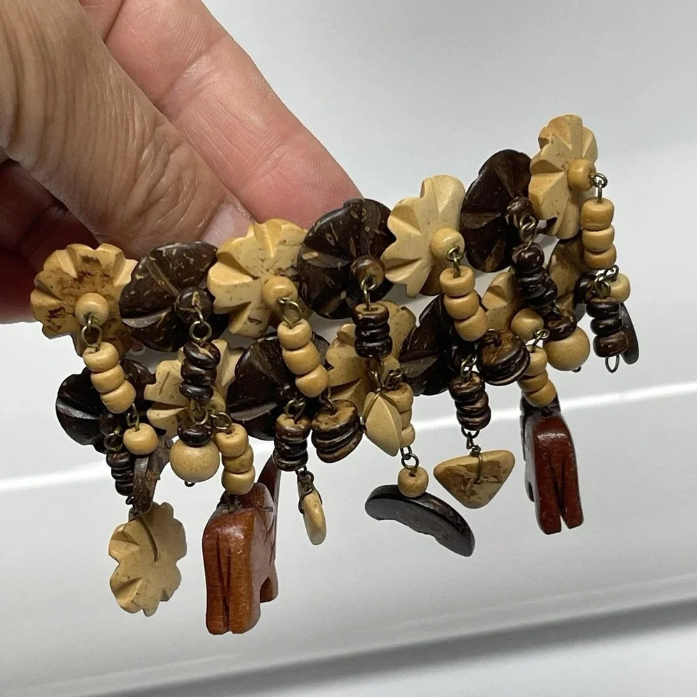 Vintage African‎ Safari Hair Barrette Hand Carved Wooden Elephants Beads Floral